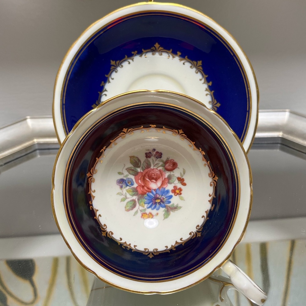 Stunning Cobalt Aynsley B5170 Teacup Saucer Bone China England